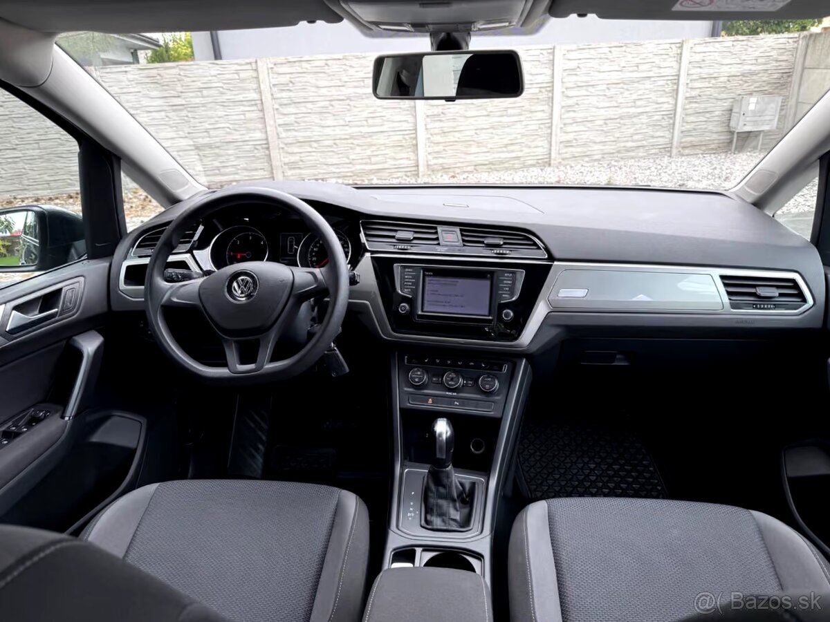 Volkswagen Touran - 13