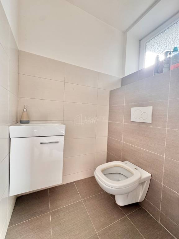 Predaj: Rodinný dom typu bungalov - zabývaná novostavba v Gb - 13