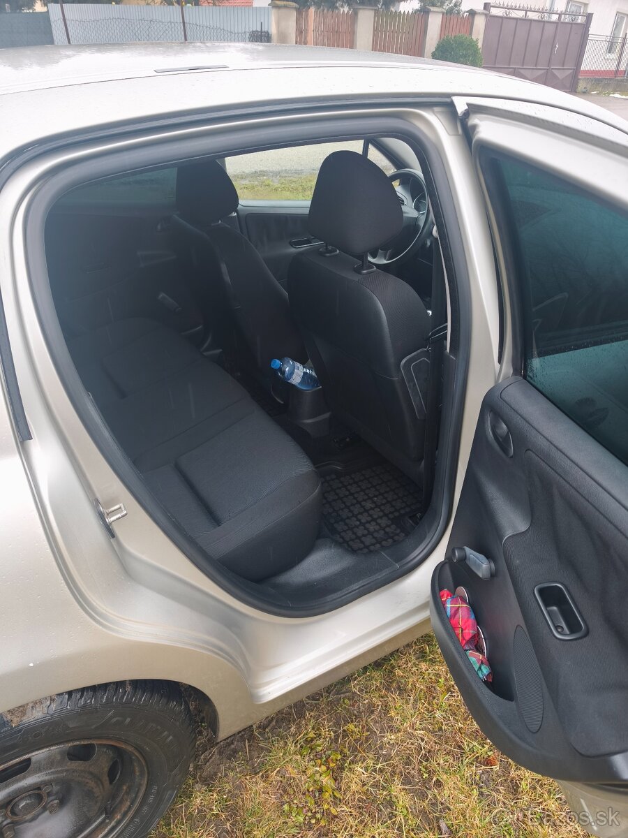 Peugeot 207 1.4HDI - 13