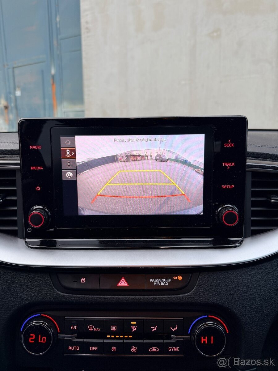 Predám Kia Ceed 1,5 T-Gdi Gold plus - 13