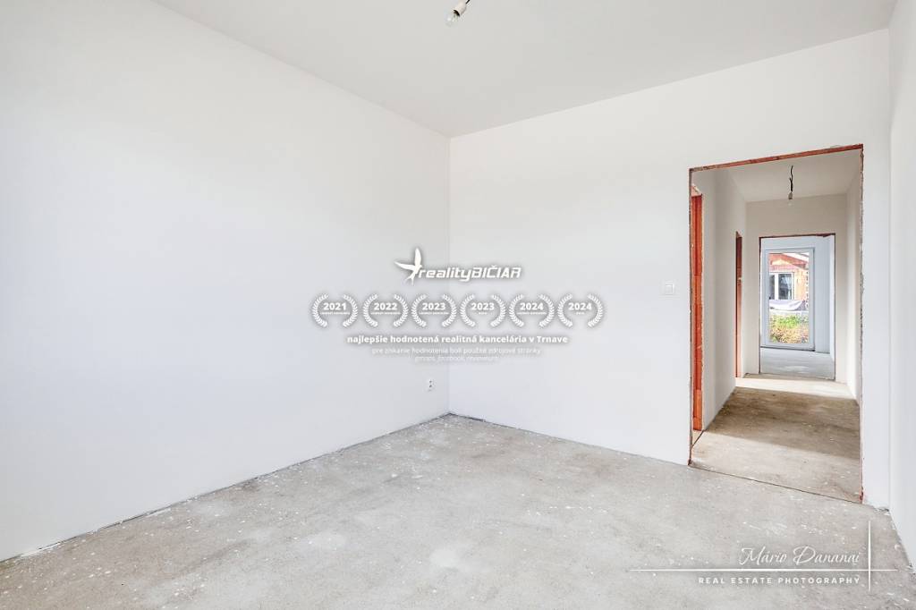 Novostavba 4-izbového rodinného domu v obci Slov.Nová Ves - 13