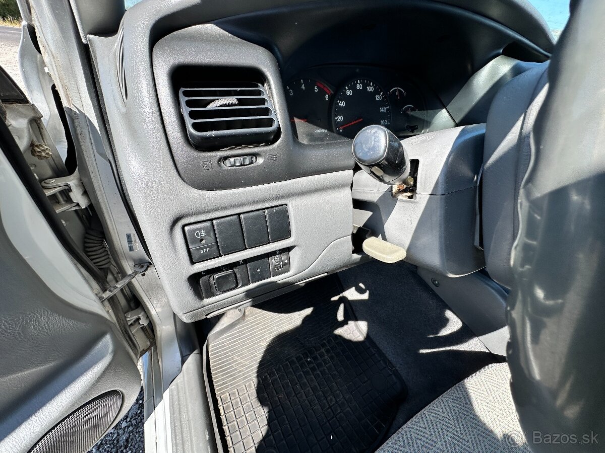 Suzuki Vitara 2.0 TD ABS - 13