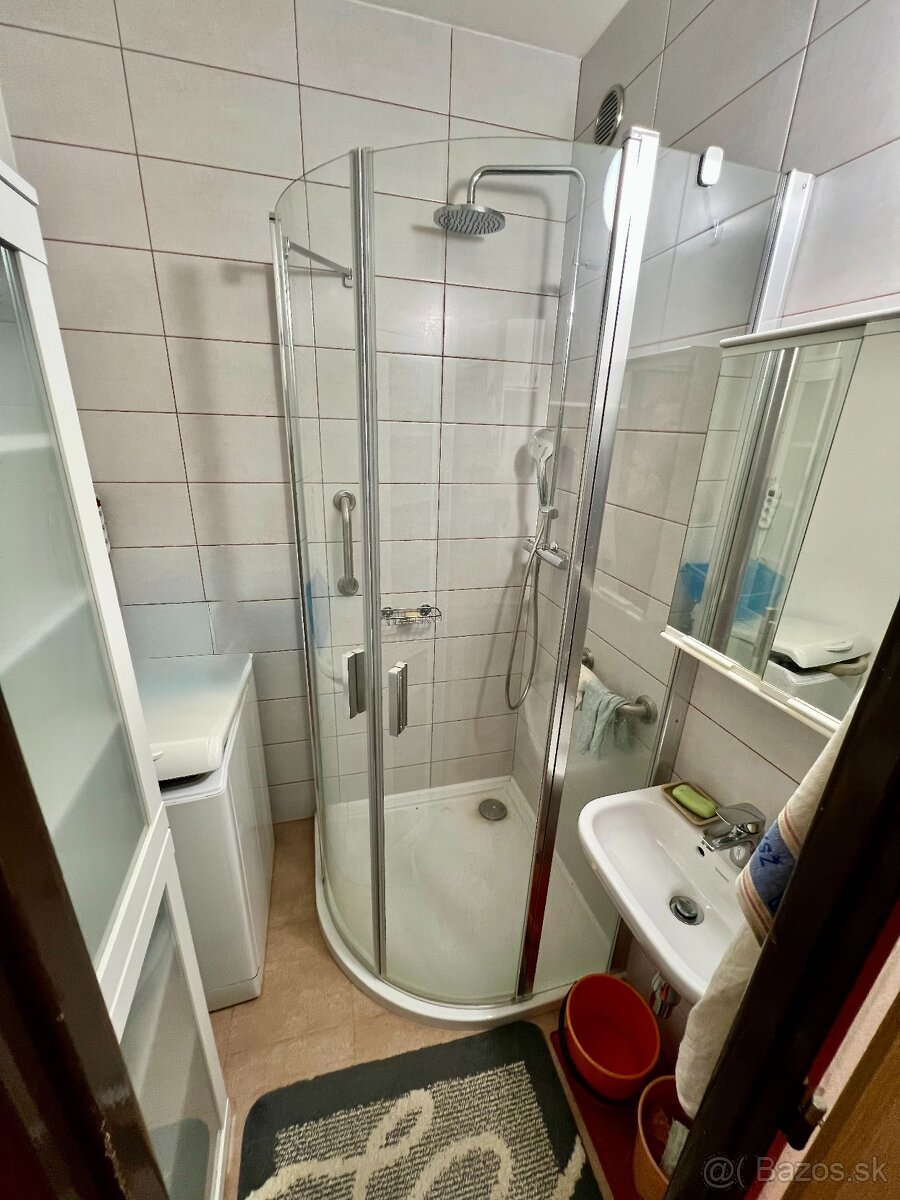 Na prenájom 4-izbový byt + garáž, 72m2 + lodžia, Výstavby - 13