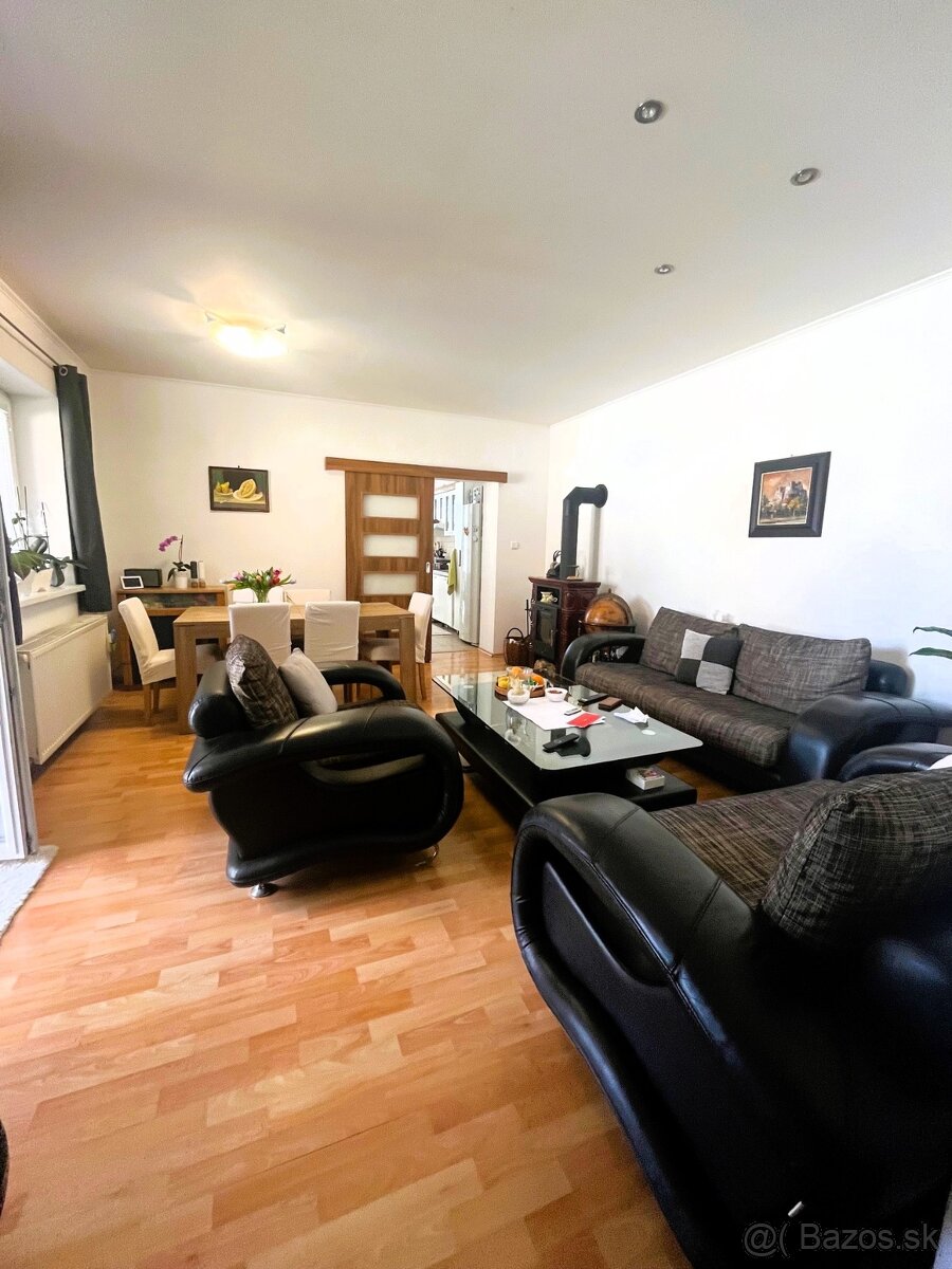 Pekný,podkrovný,zariadený rodinný dom, Levice - Nová Osada - 13