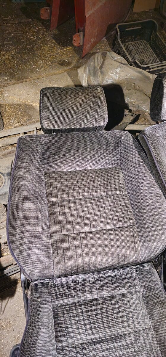 Sedačky + tapacíre jetta mk2 - 13