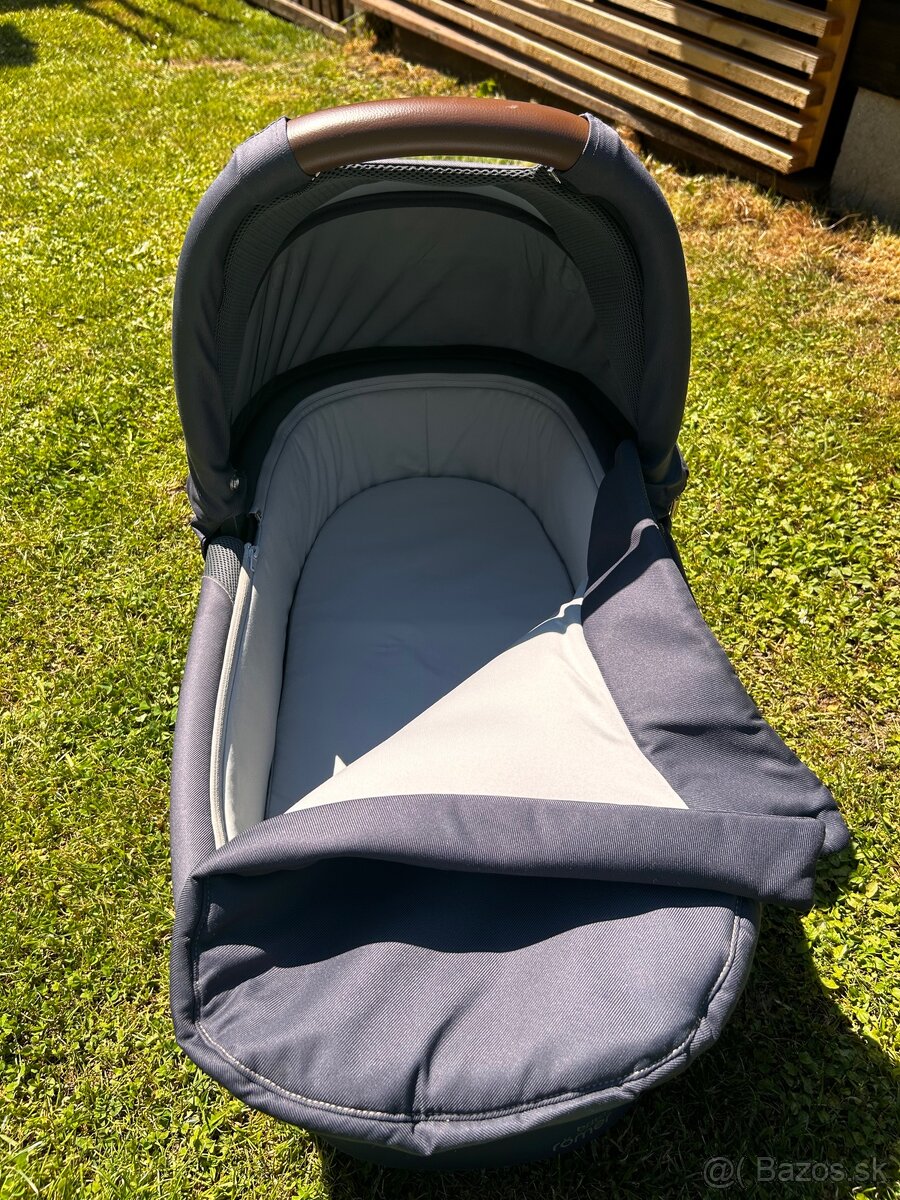 Dvojkombinácia Britax Romer Smile 3 + autosedačka - 13