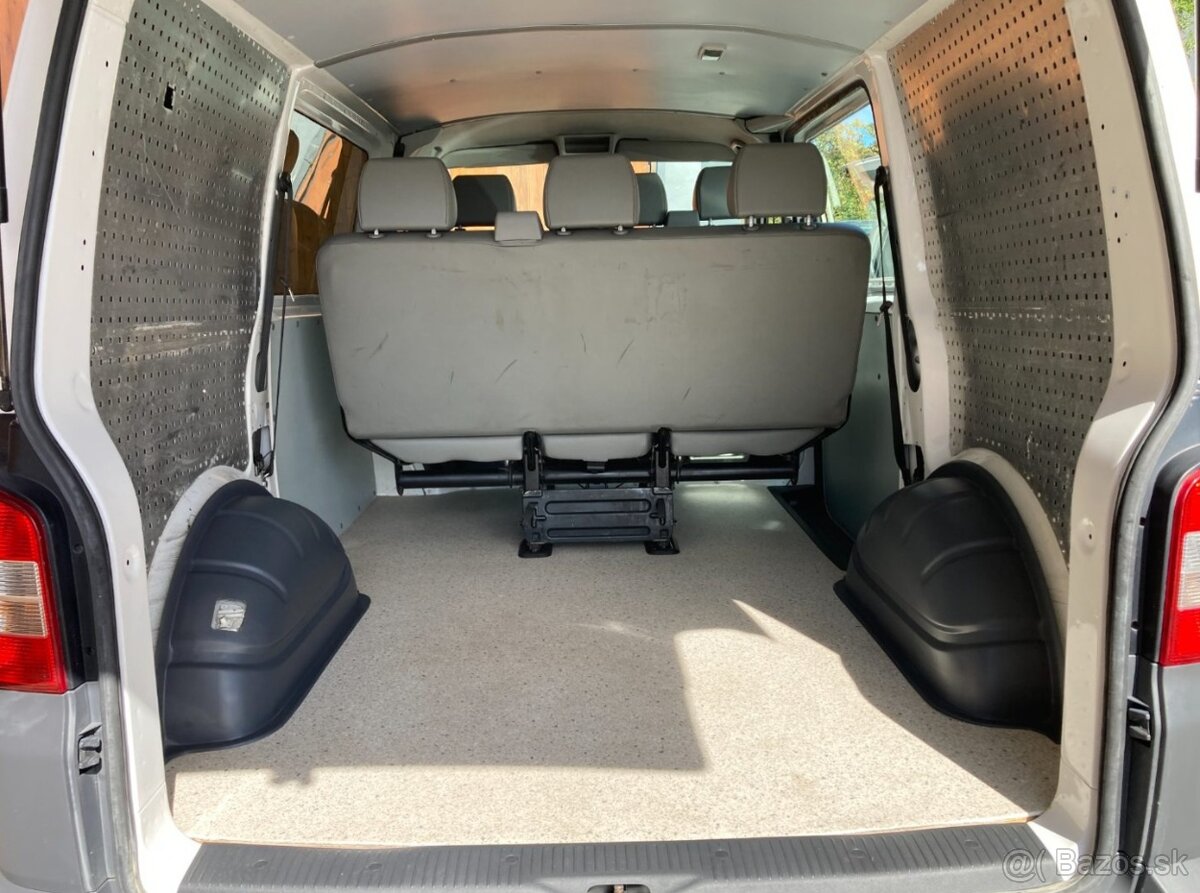 VOLKSWAGEN TRANSPORTER T5 2,0 TDi 4MOTION - 13