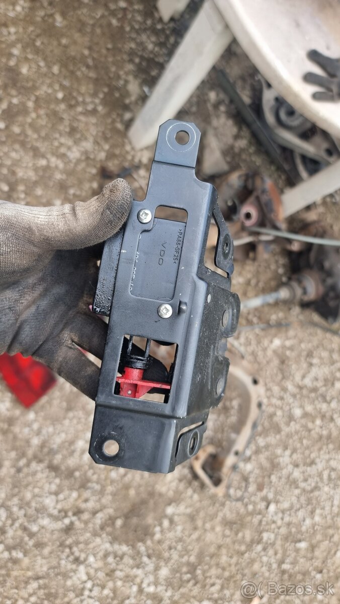 Rozpredám bmw e46 320d 110kw touring facelift - 13