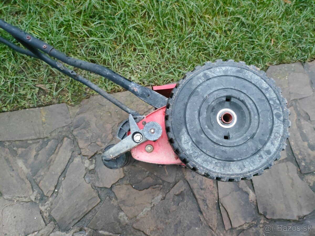 Ručná vretenová kosačka WOLF Garten - 13