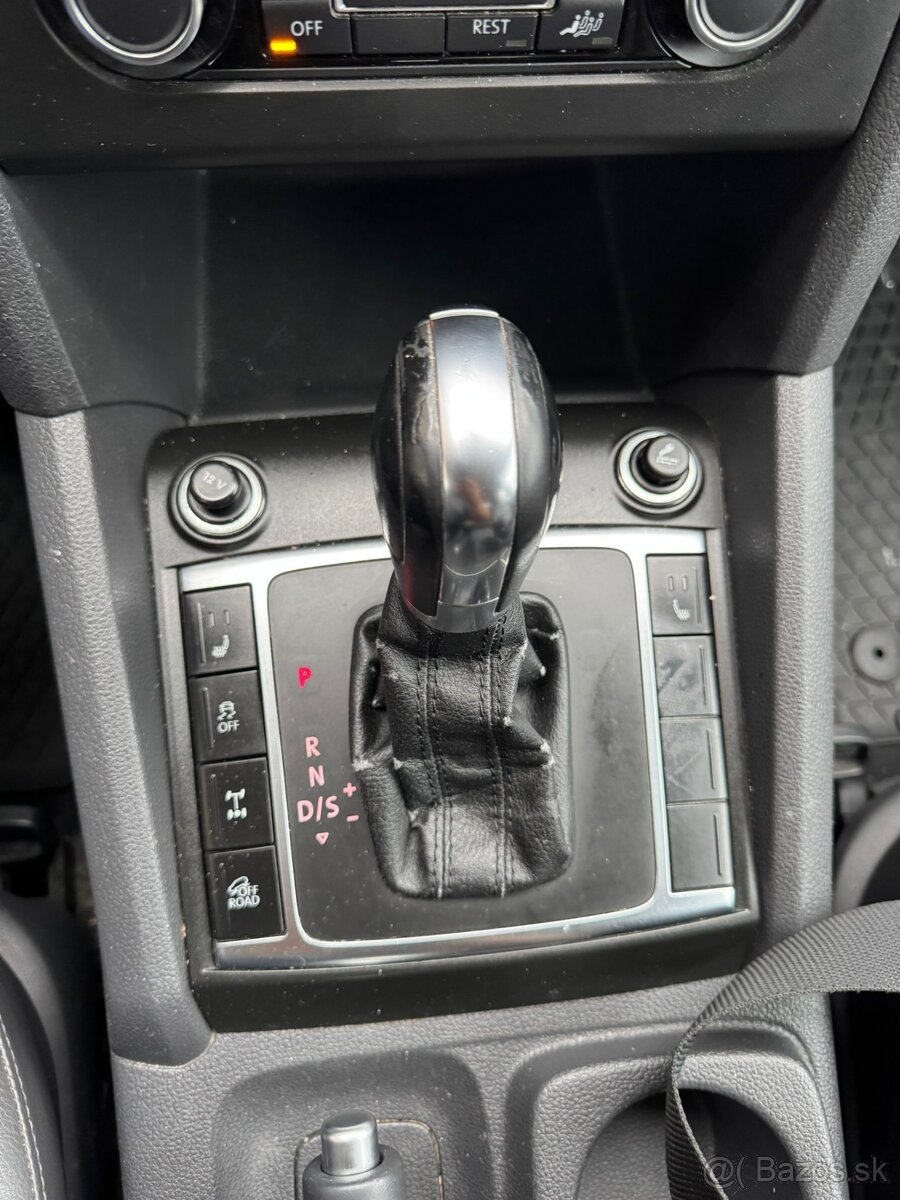 VW AMAROK DSG AUTOMAT ROK VÝROBY 2012 132 KW - 13