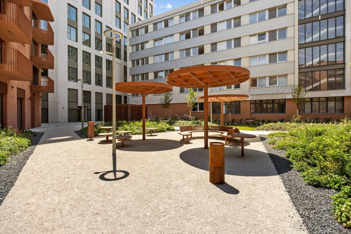 Prenajmeme moderný 2-izbový byt v projekte ZWIRN. - 13