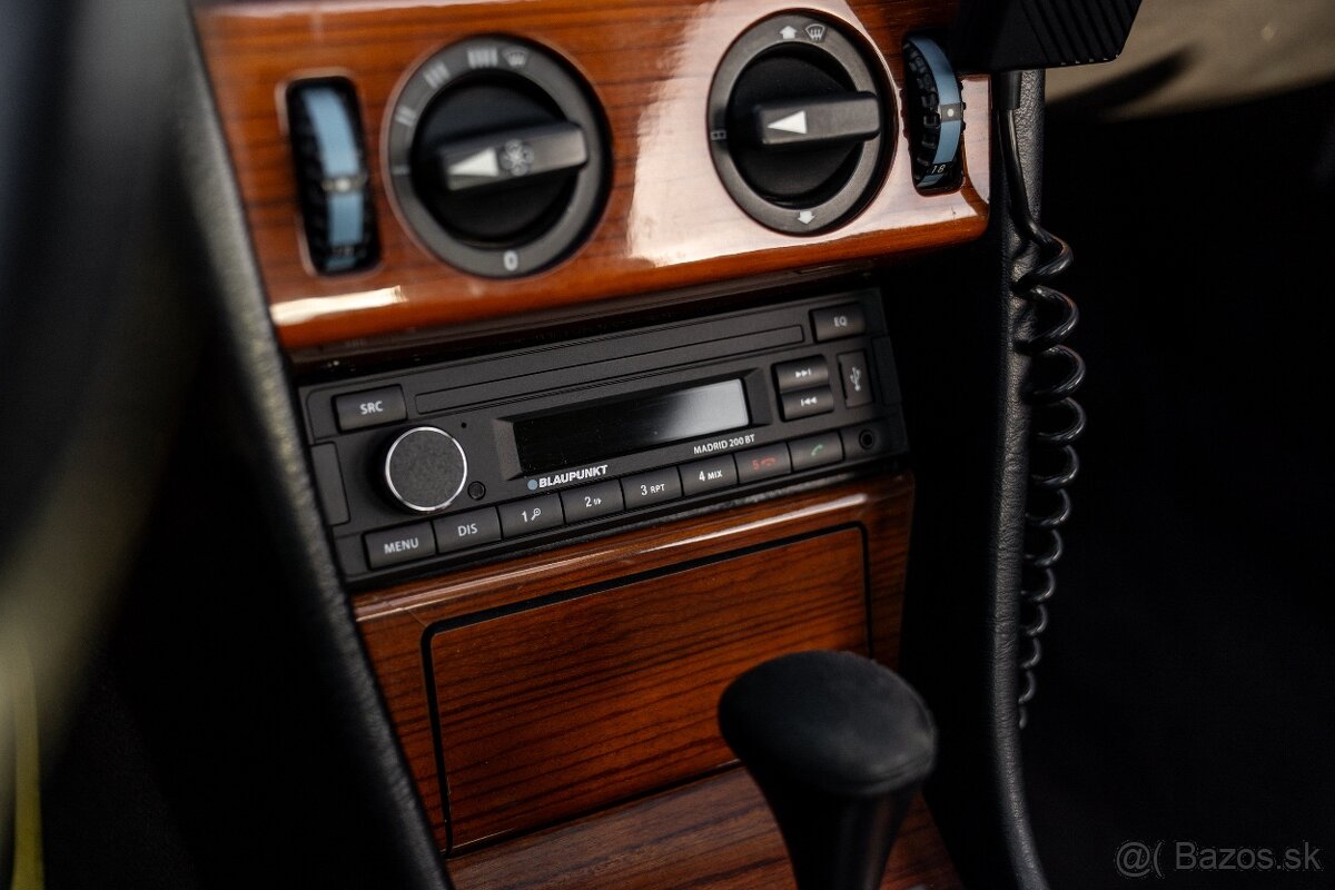 Mercedes W124 Coupe 230CE - 13