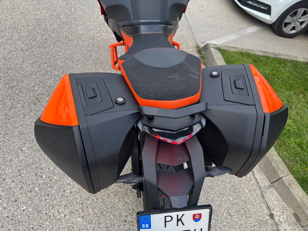 KTM Super Duke GT - 13