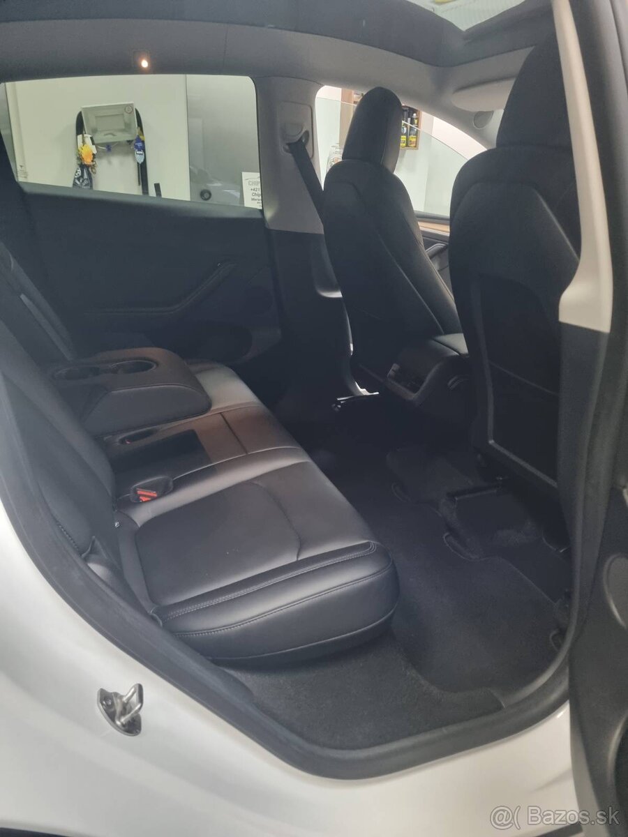 Tesla Model Y LONG RANGE 4x4 - 13