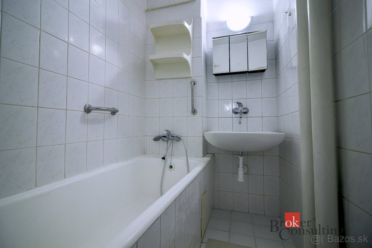2 izbový byt Nitra, centrum mesta - 13