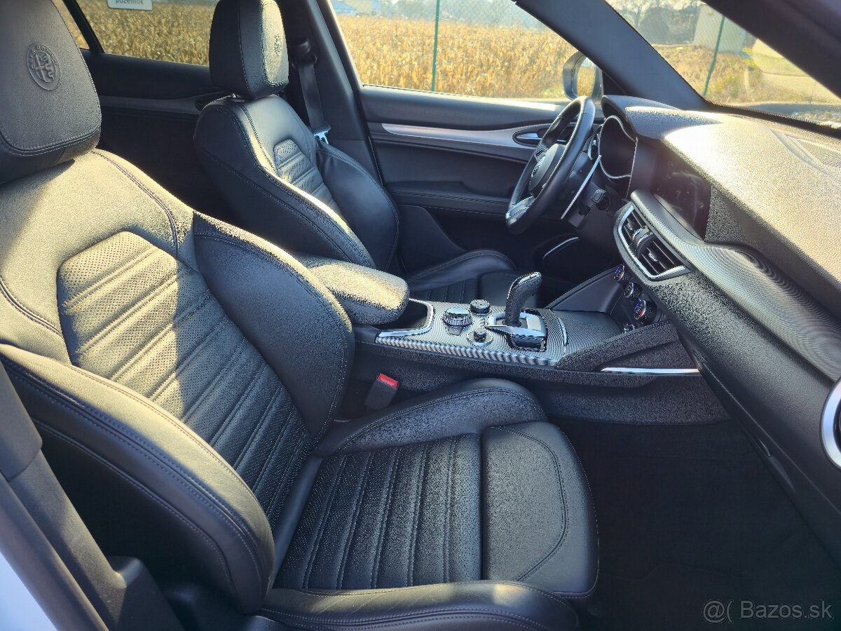 Alfa Romeo Stelvio 2.0 Q4 2022 - 13