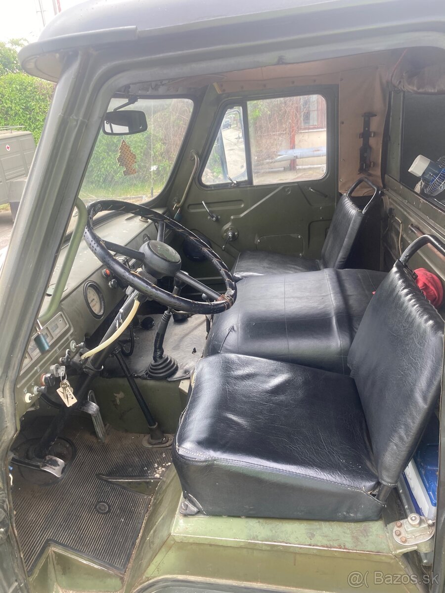 UAZ 452A - Buchanka - 13