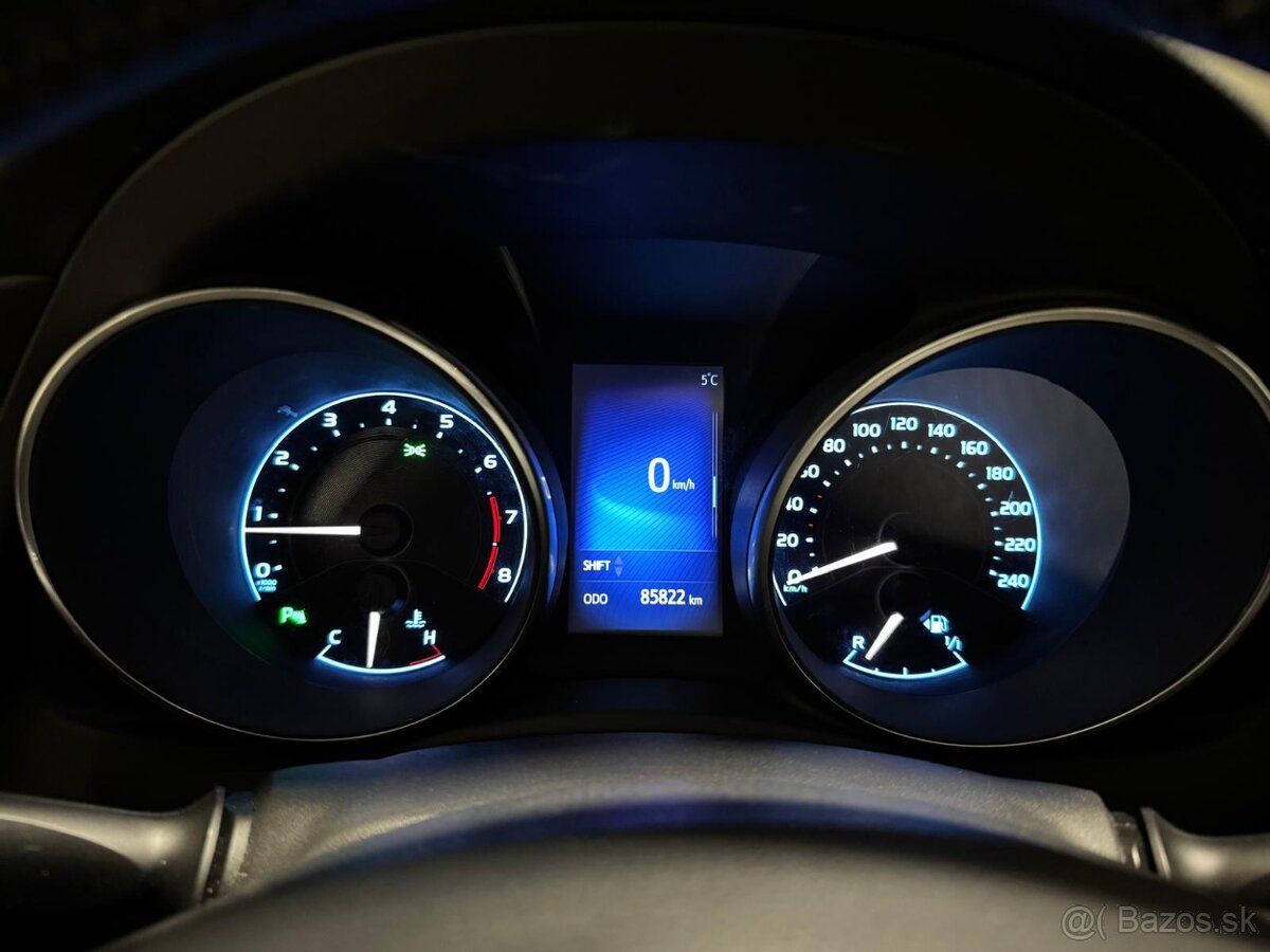 Toyota Auris combi 1,6 97kW 85000km slovák Full LED - 13
