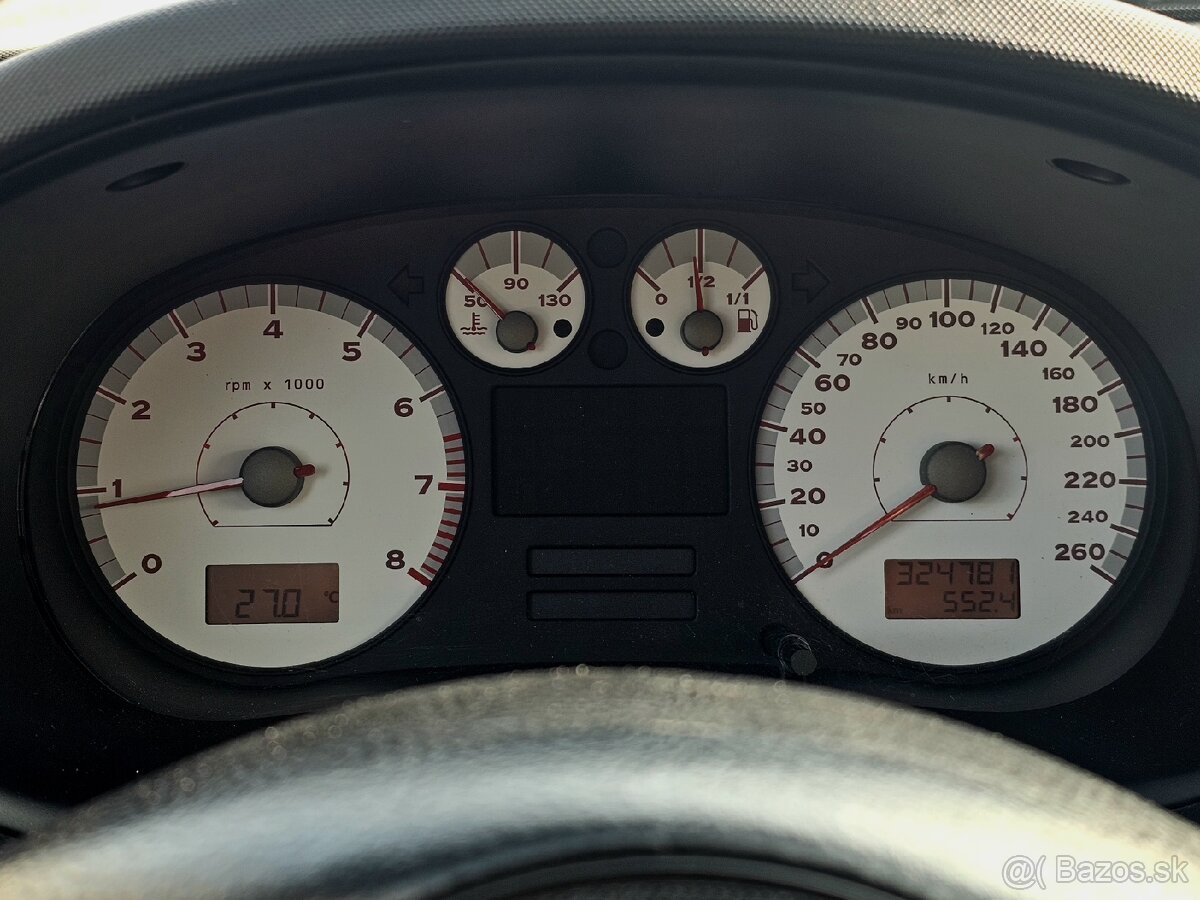 Seat Leon 1.8 Turbo Top Sport Rezervované - 13