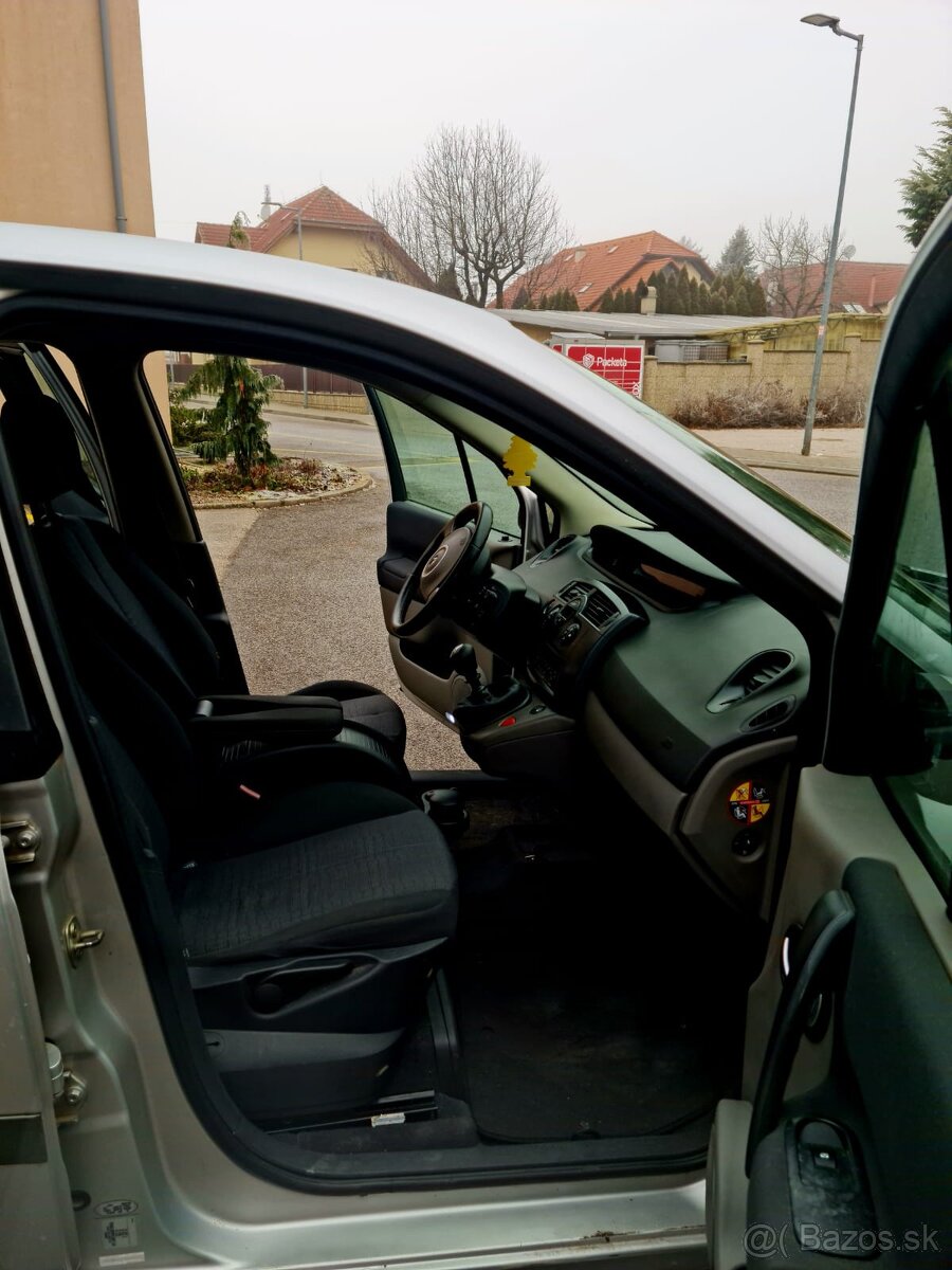 Renault Scenik 1.9 DCI 81 KW - 13