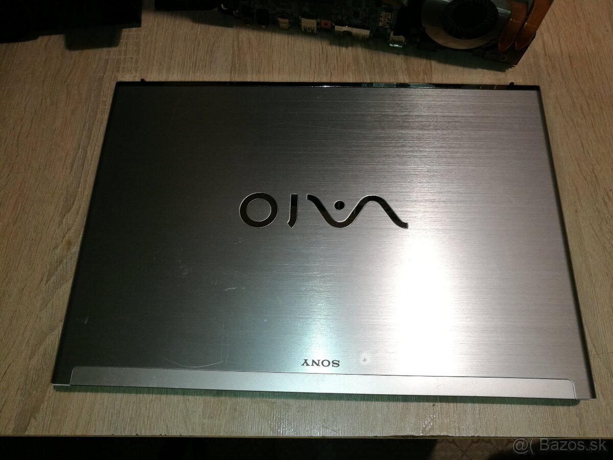 Sony. 13,3“. Dotyková obrazovka. - 13