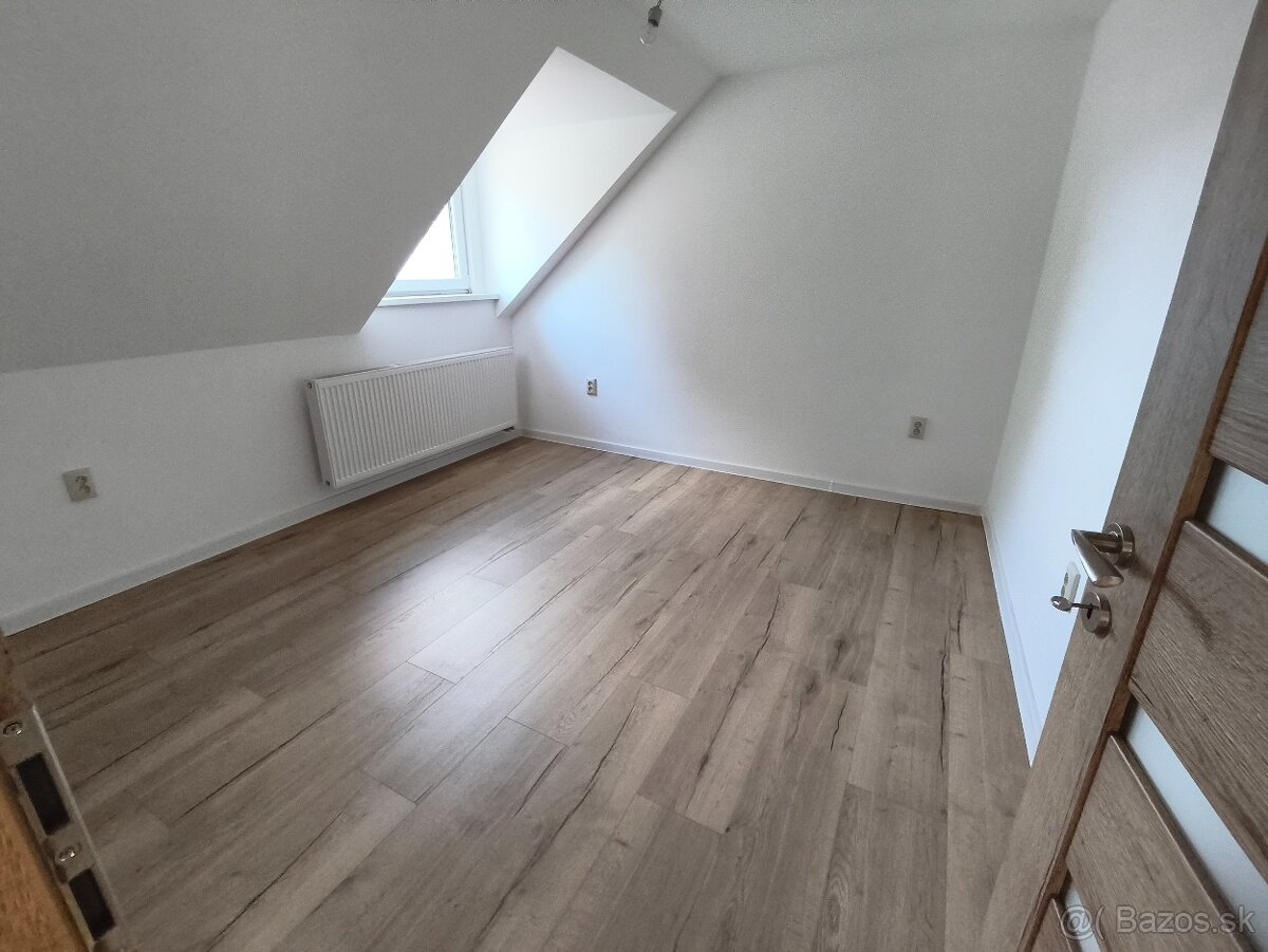 Veľký rodinný dom Lipany - 13