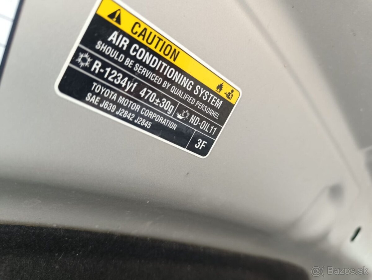 Toyota Corolla 2.0 Hybrid - 13