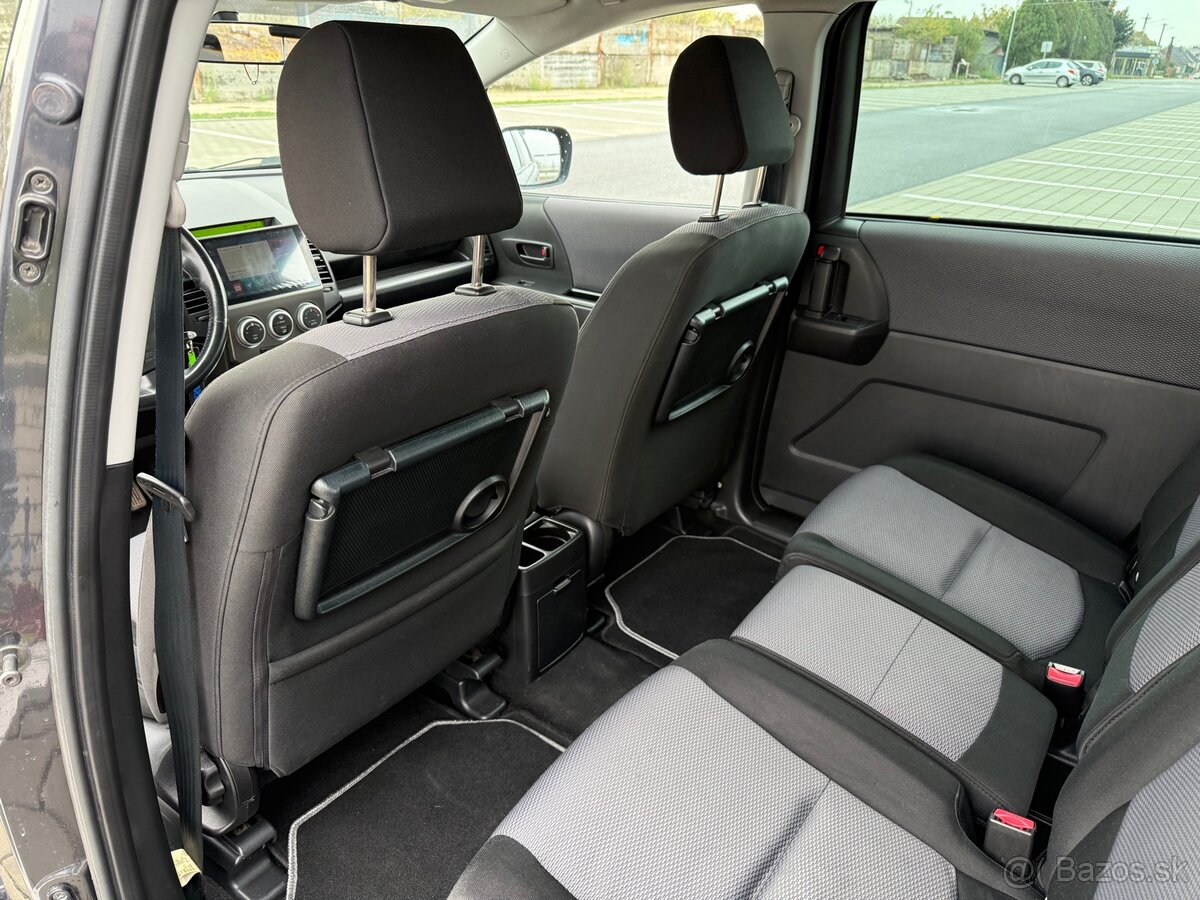 Mazda 5 - 13