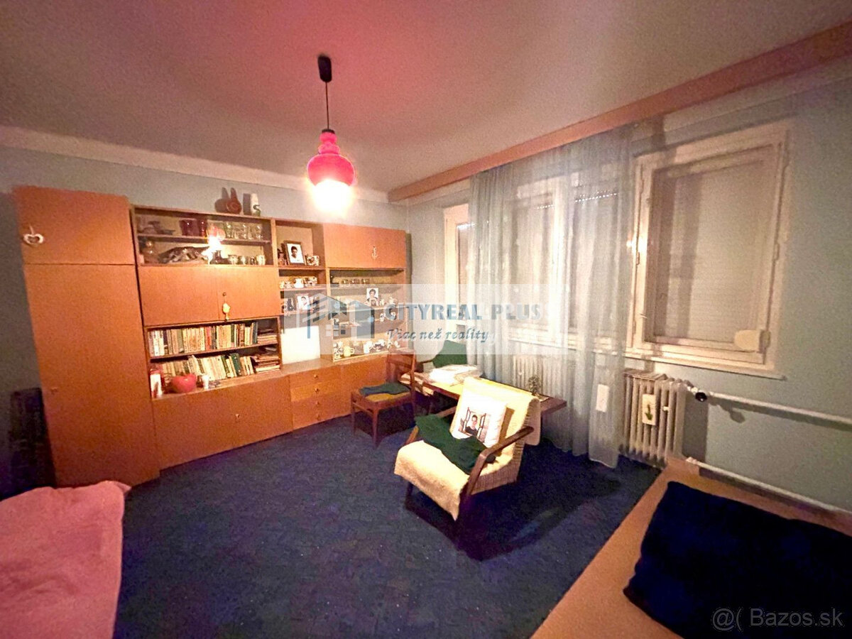 Ponúkame Vám na predaj 5 izbový rodinný dom v Hurbanove. - 13