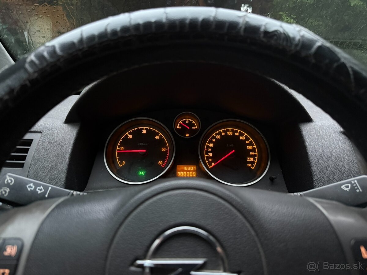 Opel Astra Caravan 1.9 CDTi 88kW - 13