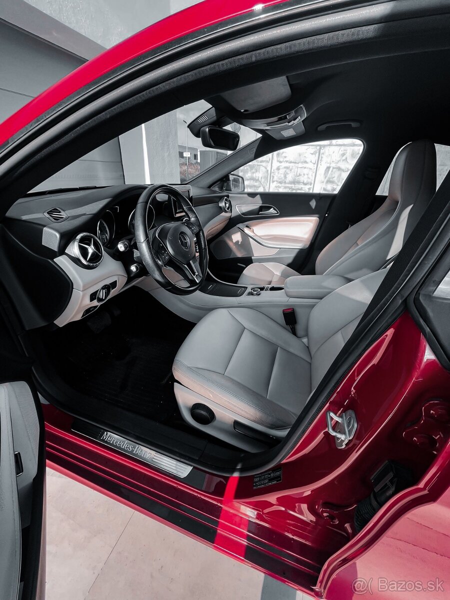 MERCEDES-BENZ CLA 180 AMG line - 13