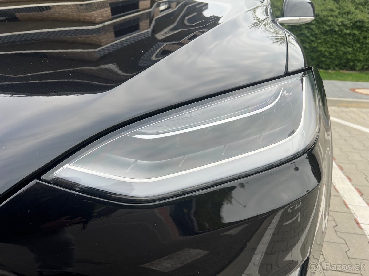 Tesla Model X75D - 13