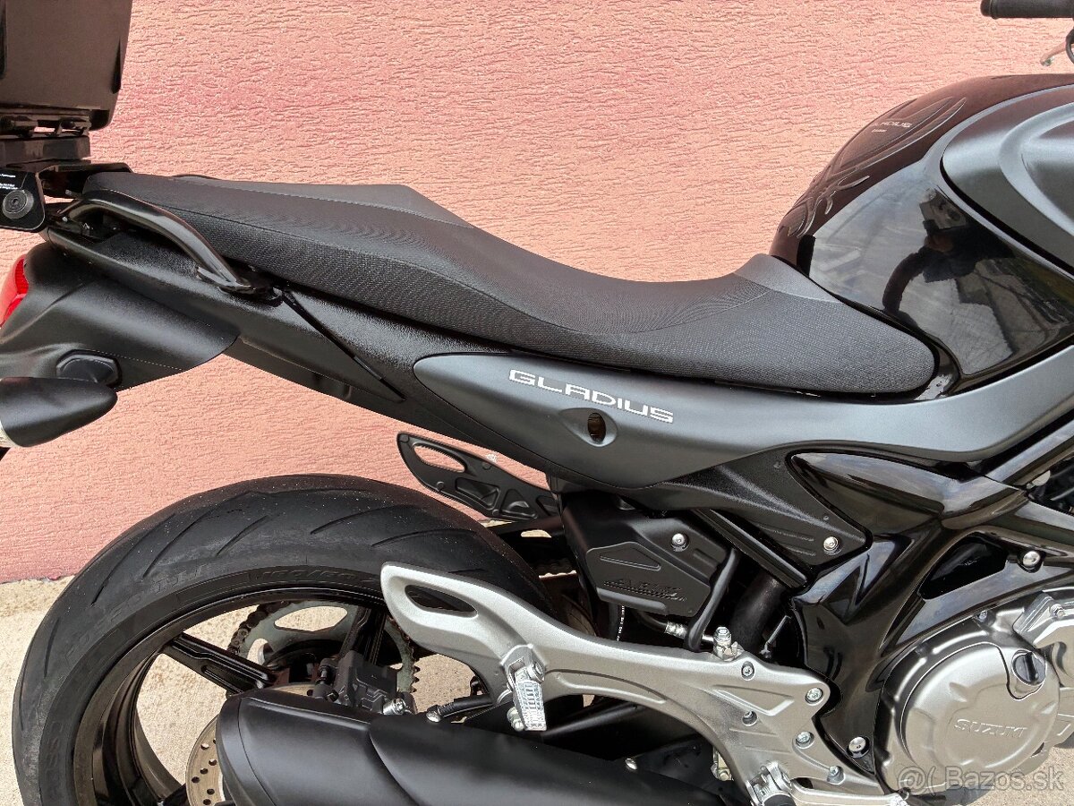 Suzuki Gladius - 13