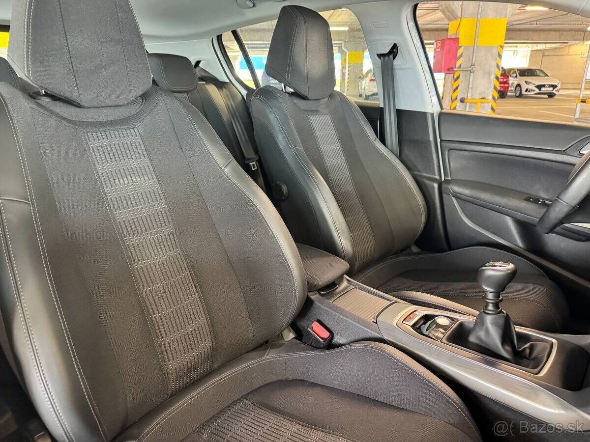 Peugeot 308 - 13