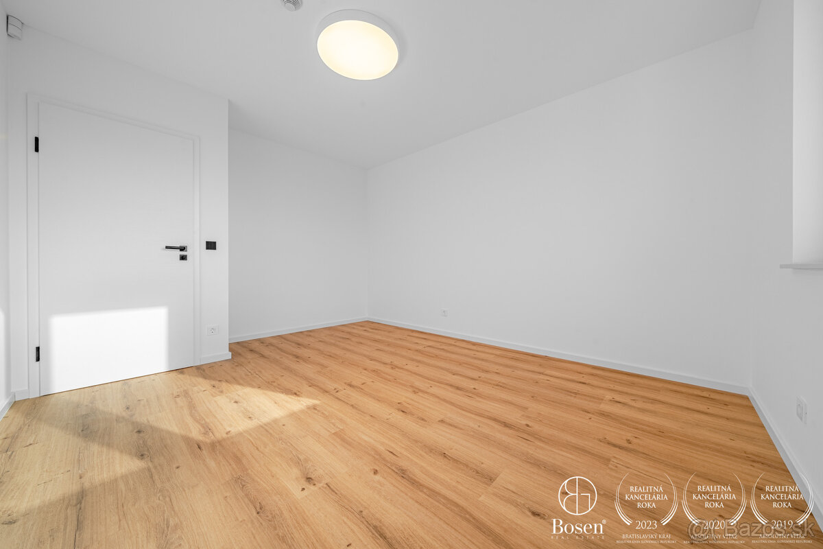 Bosen Realicity / Prenájom 5 izbový Rodinný dom Wolfsthal/ R - 13