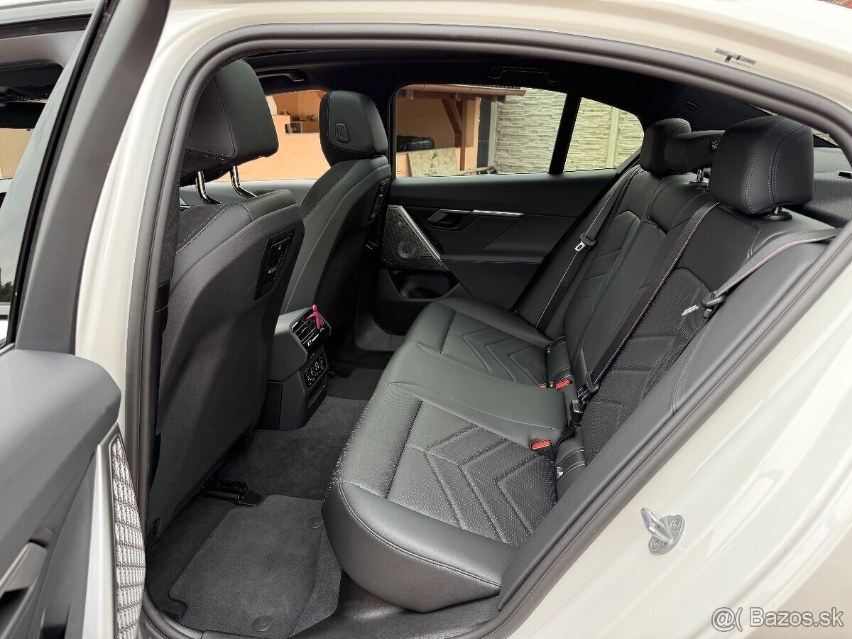 BMW i5 xDrive40 - 13