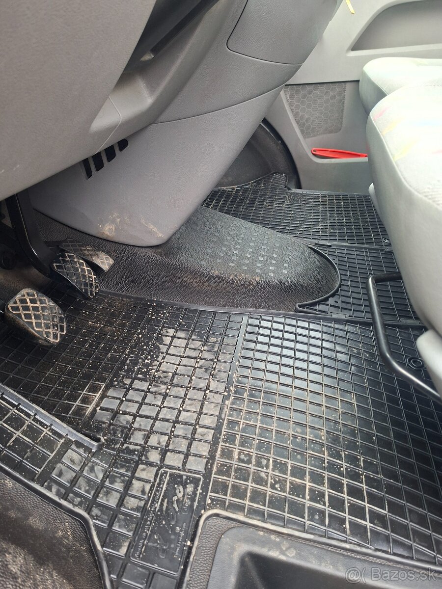 VW Transporter T5 1,9 TDI - 13