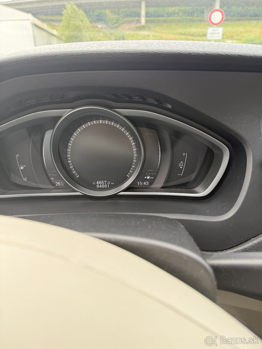 Volvo V40 T2 r.v. 2019 - 13