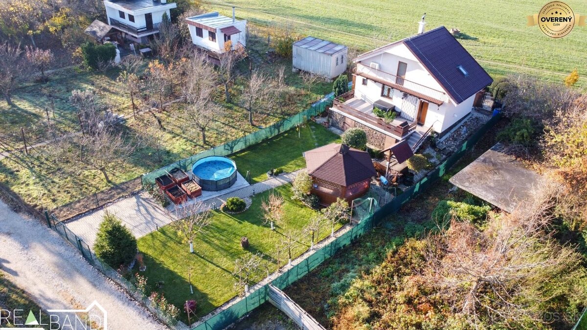 NA PREDAJ MODERNÁ REKREAČNÁ CHATA S FOTOVOLTIKOU – ŠTRKOVKA - 13