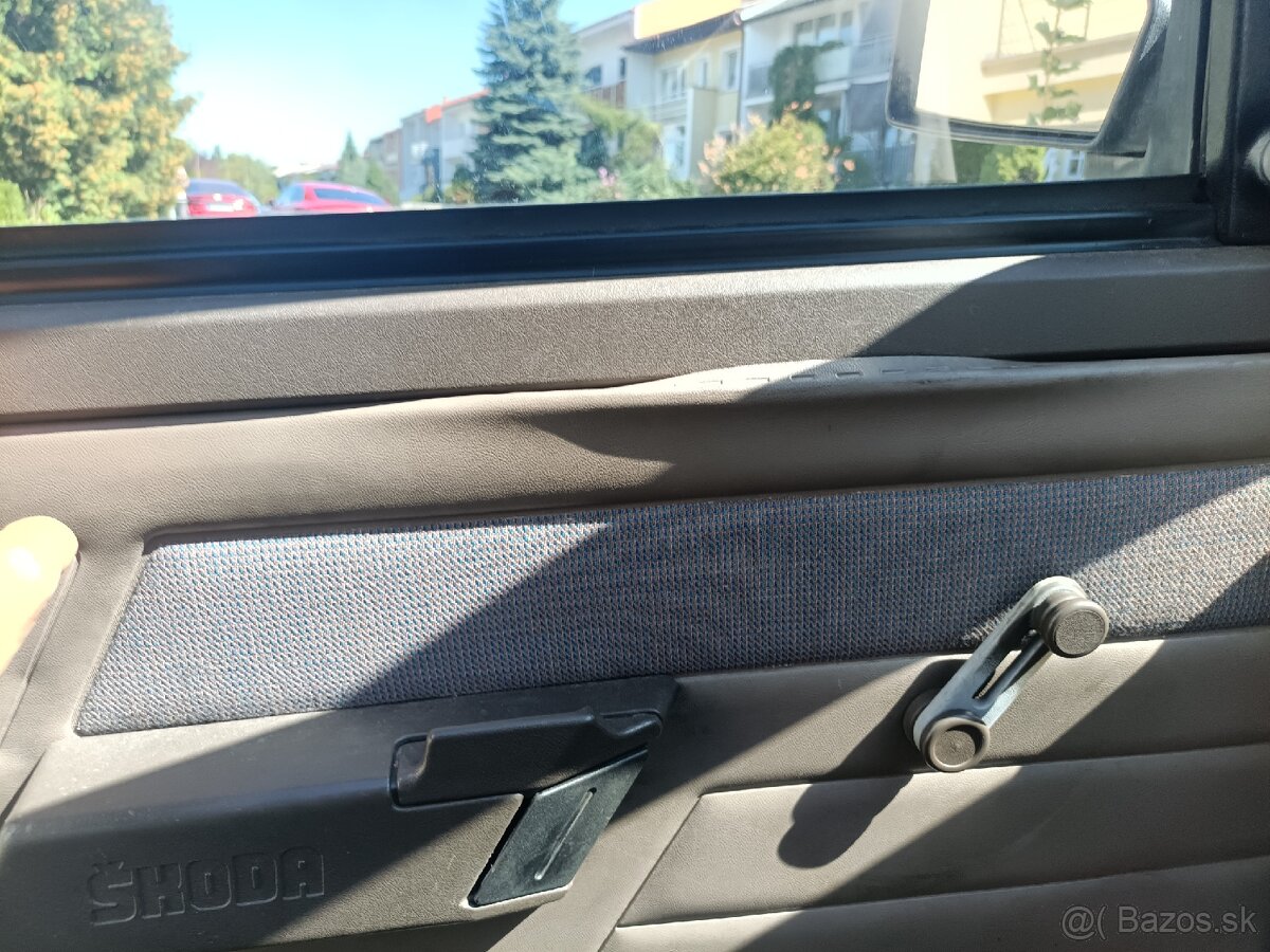 Forman, modrá, r.v. 1992 - 13