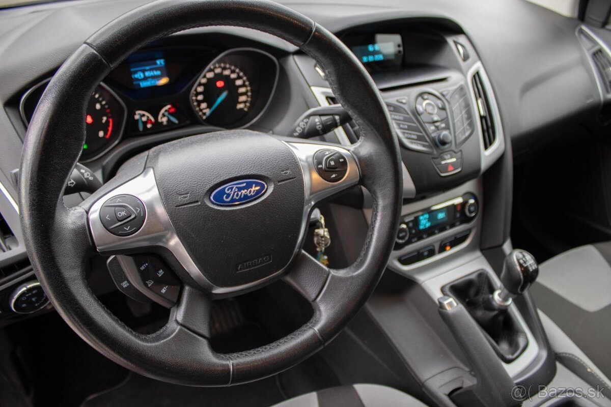 Ford Focus Kombi benzin, Manual - 13
