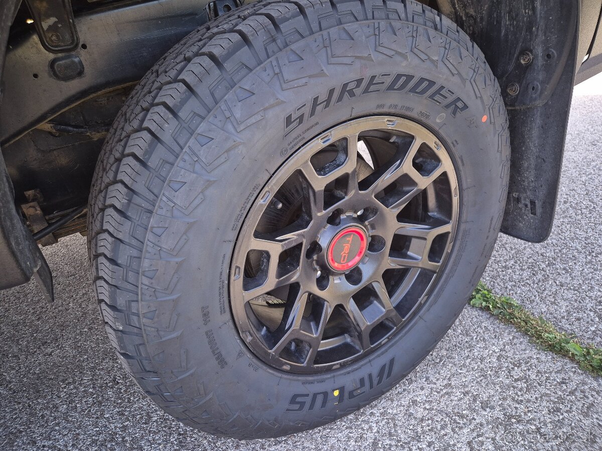 Toyota Hilux 2,8A/T Extra cab Invincible - 13