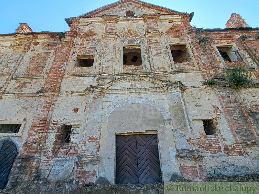 Kaštieľ plný histórie a krásy baroka v prostredí lipovej a - 13