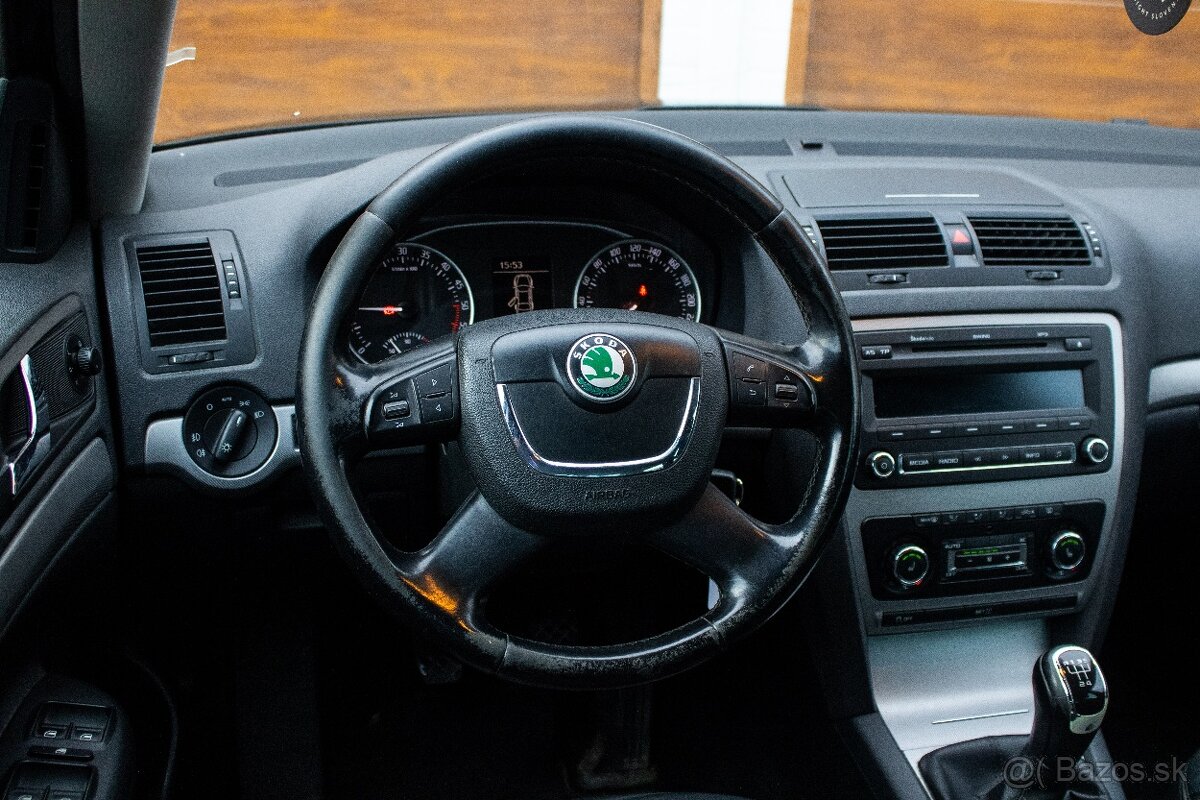Škoda Octavia Combi 2011 1.6 TDI 77kW - 13