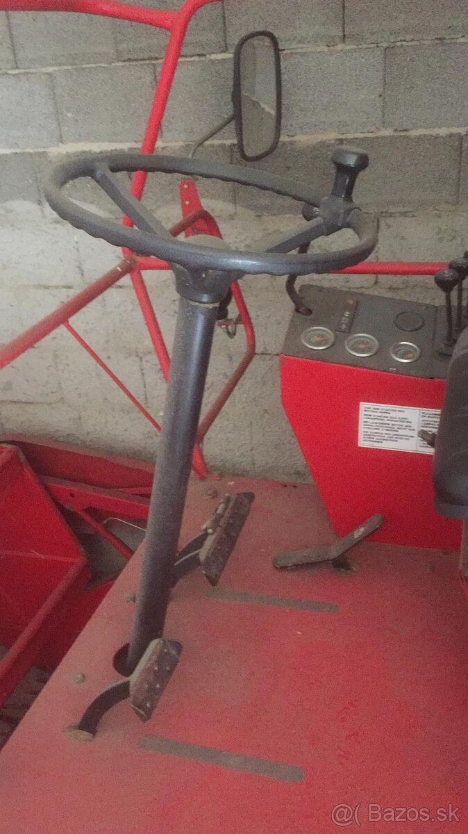 Kombajn Massey Ferguson 16 - 13