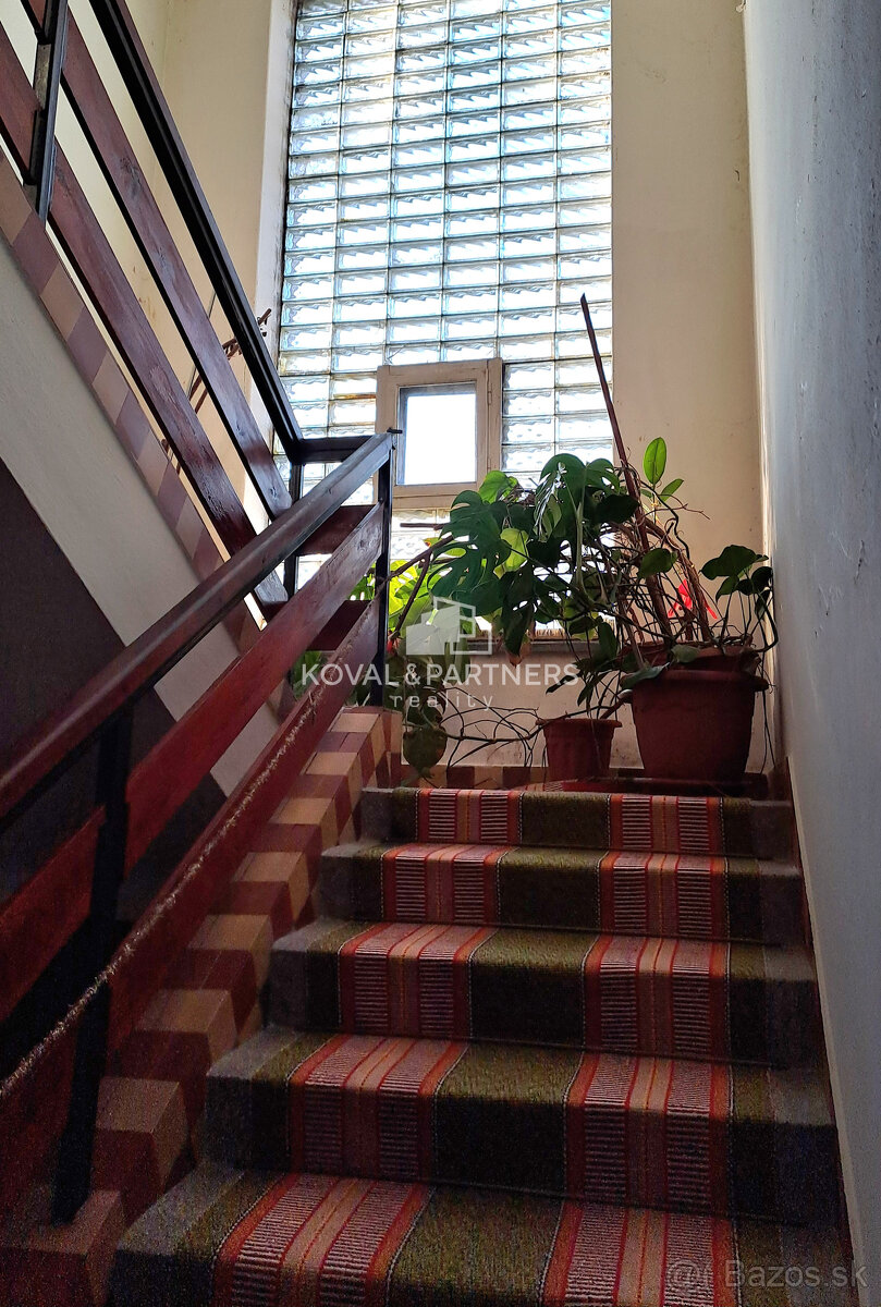 Na prenájom poschodová budova, Zlaté Moravce, časť Ďatelinis - 13