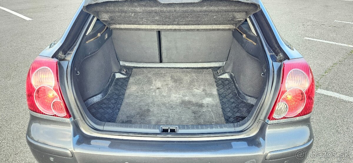 Toyota Avensis 2.0-d4d liftback - 13
