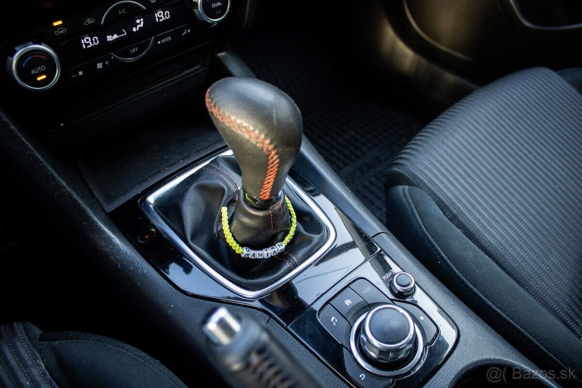 Mazda 3 2.2 Skyactiv-D, 110kW (2013) - 13