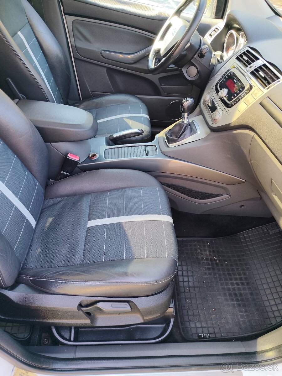 Ford Kuga - 13