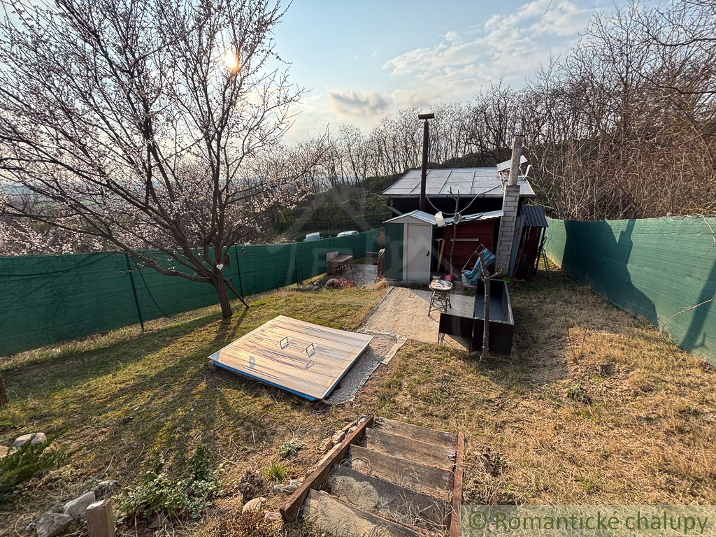 Štýlová chatka v prírode s krásnym výhľadom pri Hlohovci n - 13